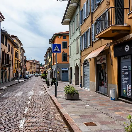 Apartment The Blue Nest Life&art Studio Bergamo